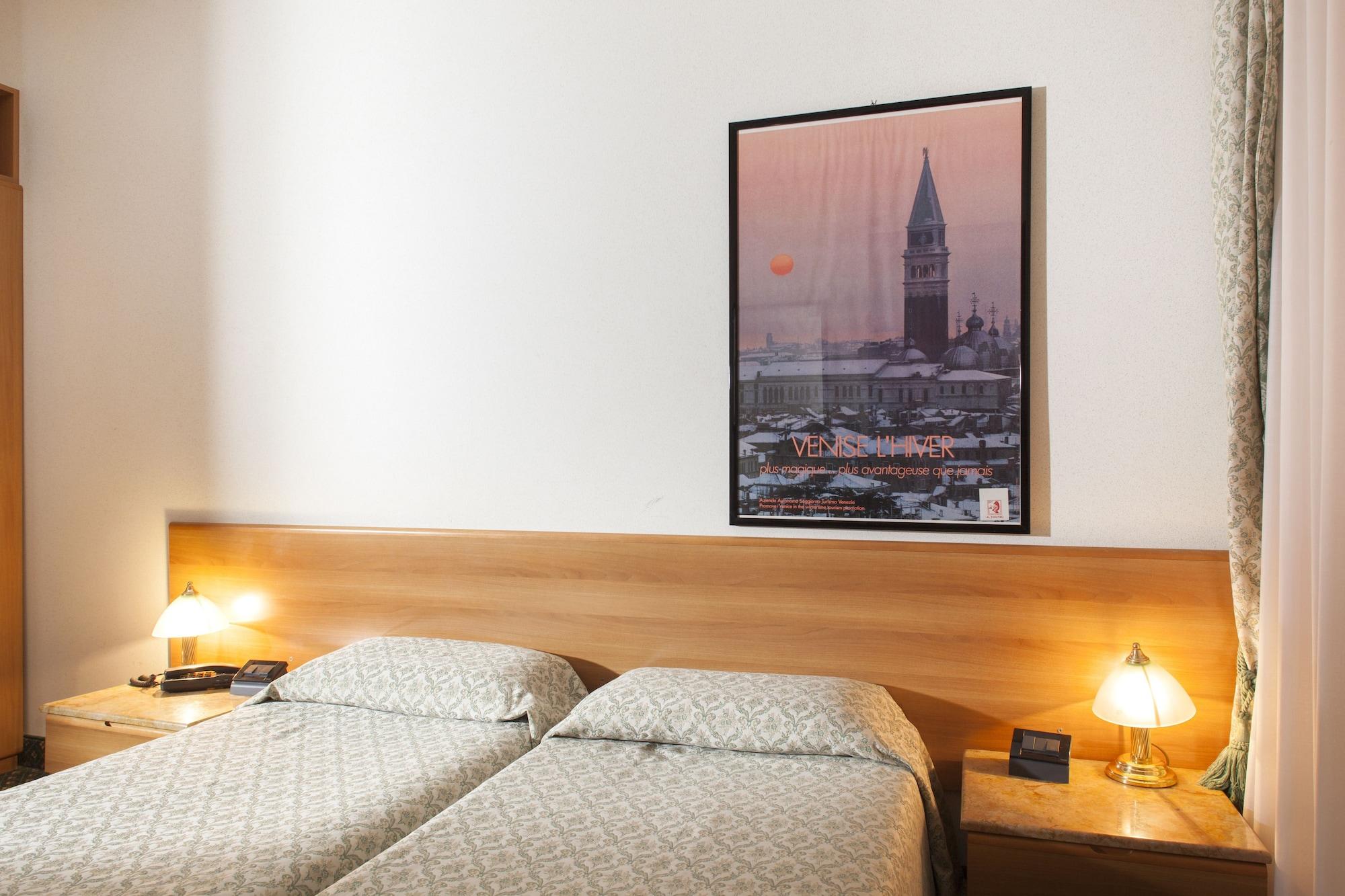 Hotel Commercio & Pellegrino Venice Exterior photo
