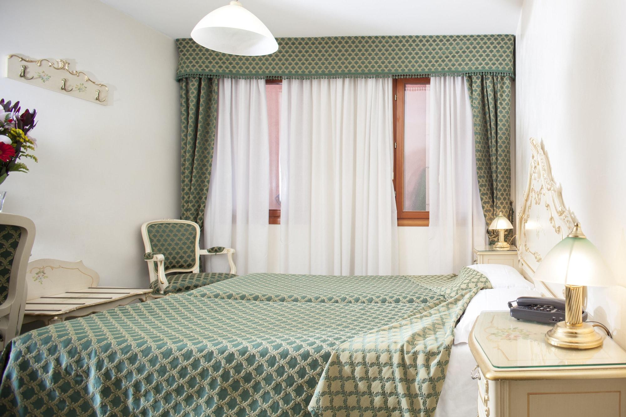 Hotel Commercio & Pellegrino Venice Exterior photo