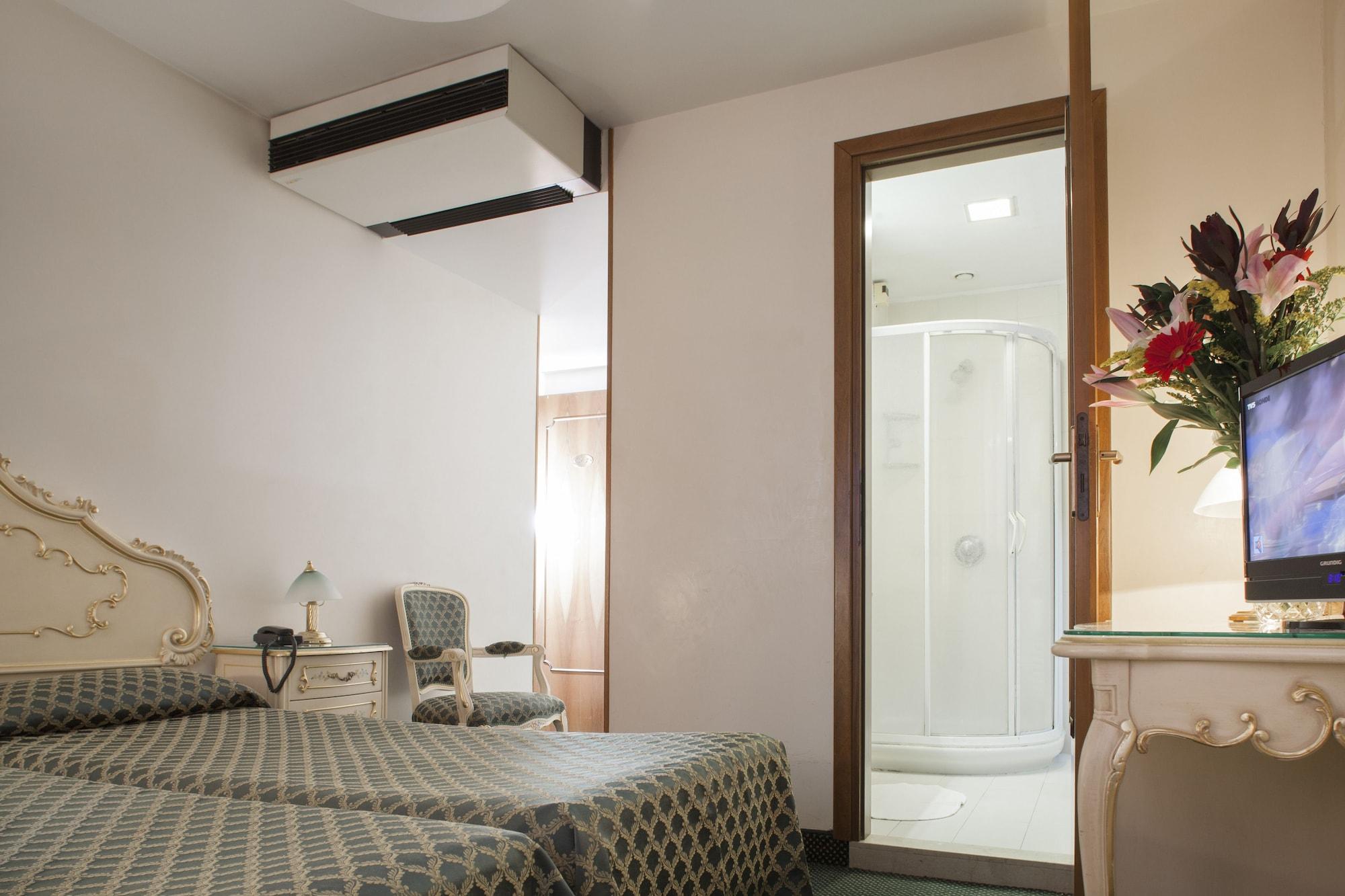 Hotel Commercio & Pellegrino Venice Exterior photo