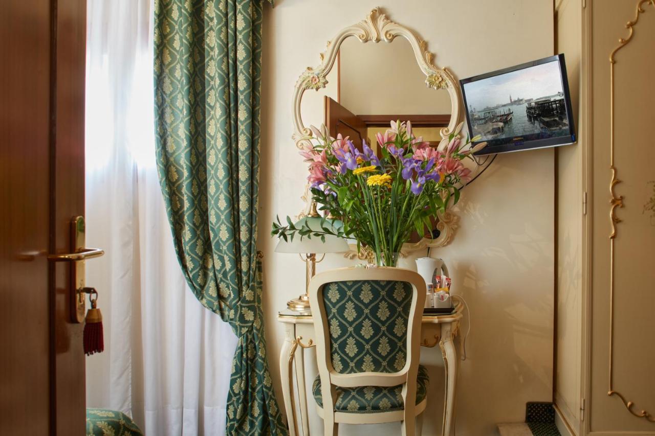 Hotel Commercio & Pellegrino Venice Exterior photo
