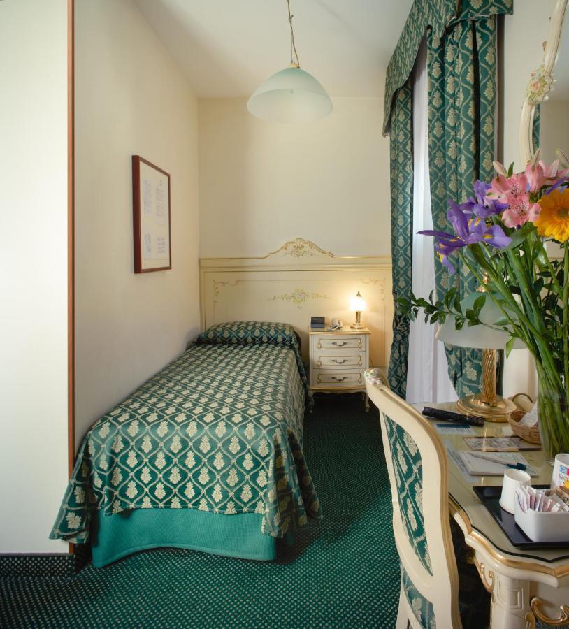 Hotel Commercio & Pellegrino Venice Exterior photo