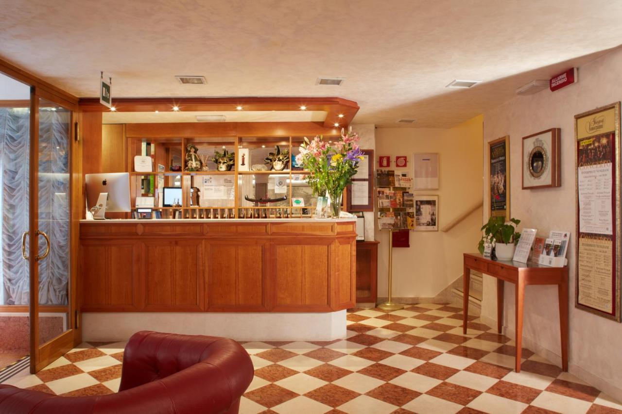 Hotel Commercio & Pellegrino Venice Exterior photo