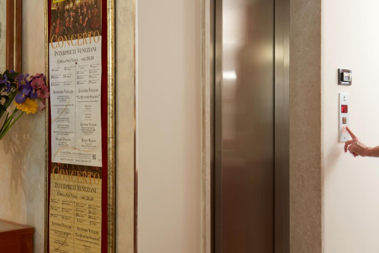 Hotel Commercio & Pellegrino Venice Exterior photo